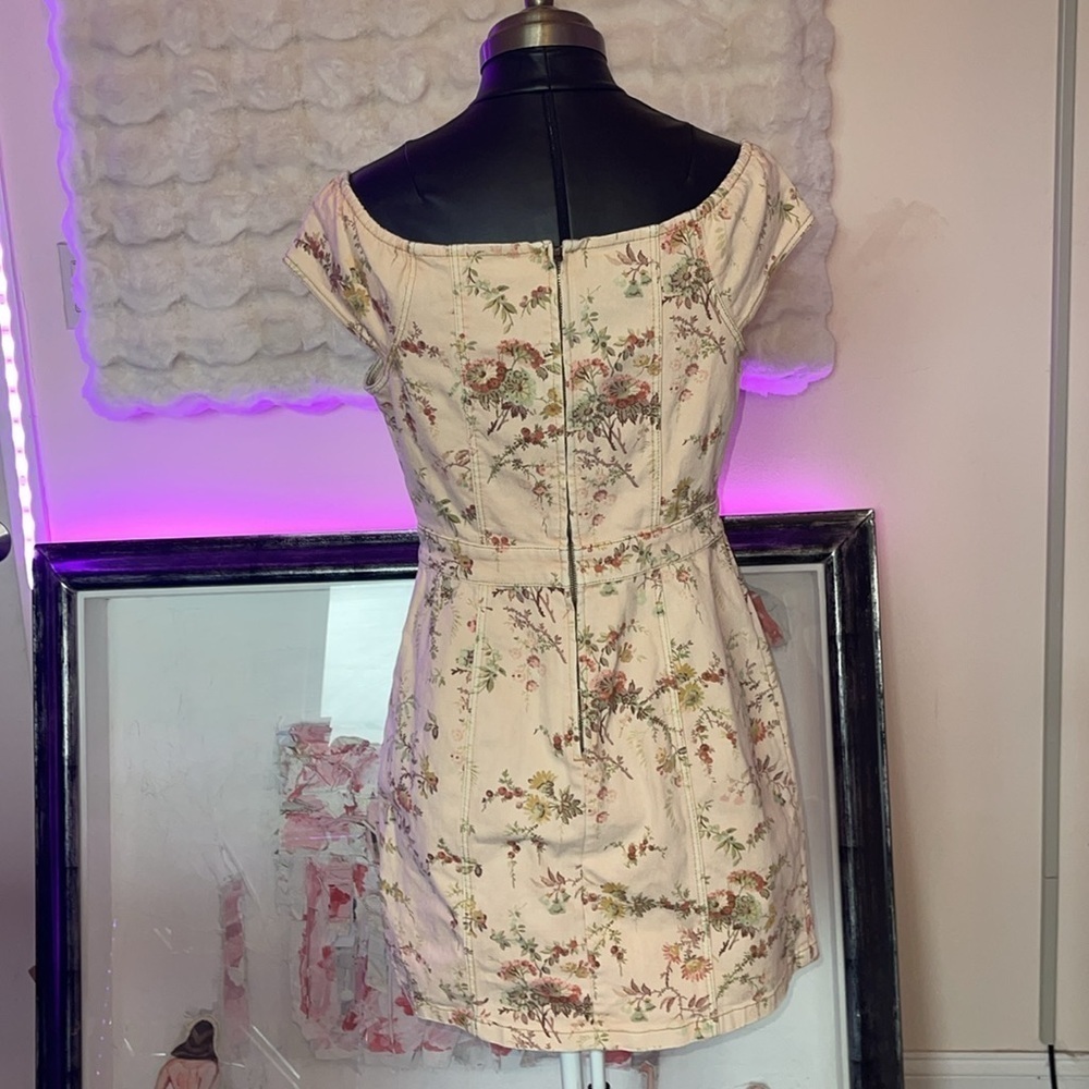 Floral Button-Down Dress - Picture 5 of 10